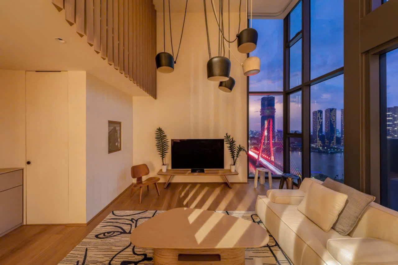 Luxury loft 4 bedroom apartment with high ceiling and stunning view for ...